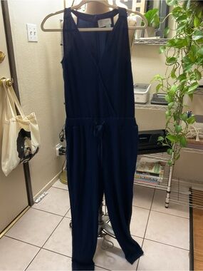 💜💜💜Sleeveless Ribbed V-Neck Jumpsuit in Navy
